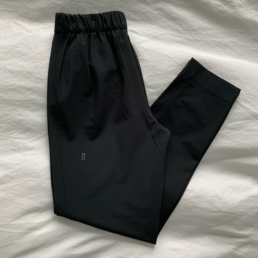 NWOT KIT and ACE Lightweight High-Waisted Black Pull-on Pants Size 0